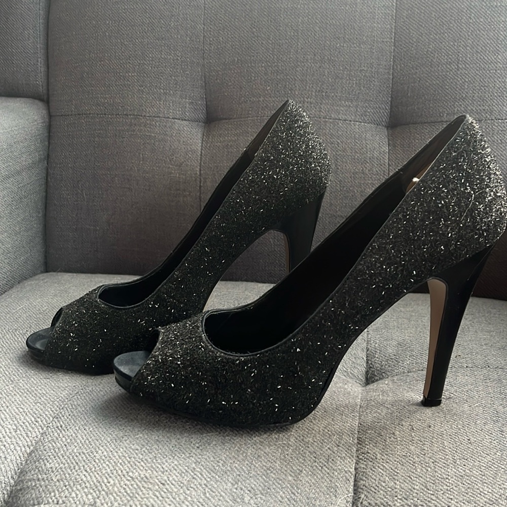 Nine West Black/Silver Glitter Peep Toe Pump/High Heels, 9 1/2